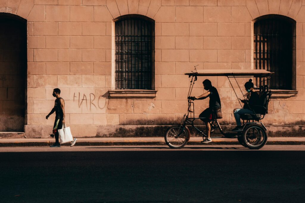 bicitaxi o triciclo cubano